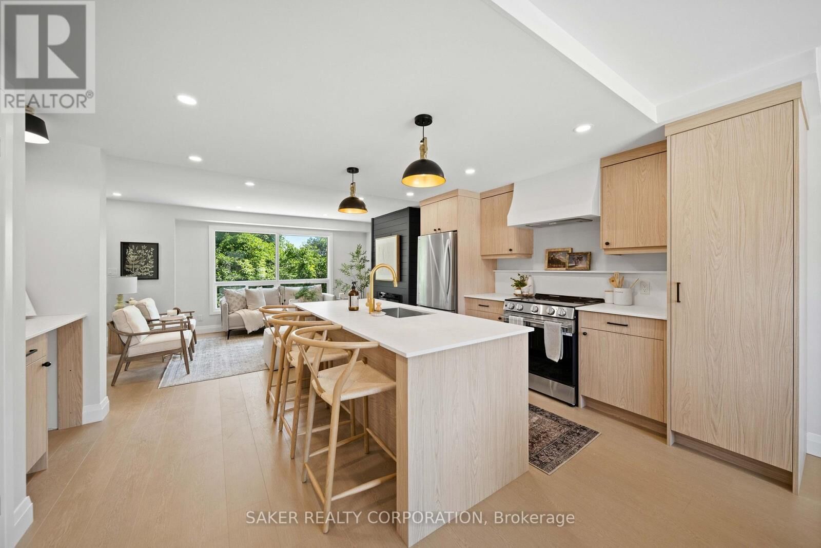 Property Photo: 355 Sandringham Crescent 33 ON N6C 5K3