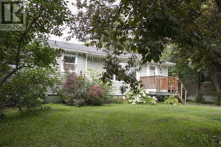 Property Photo: 18 Eastern Ave ON P6A 4R1