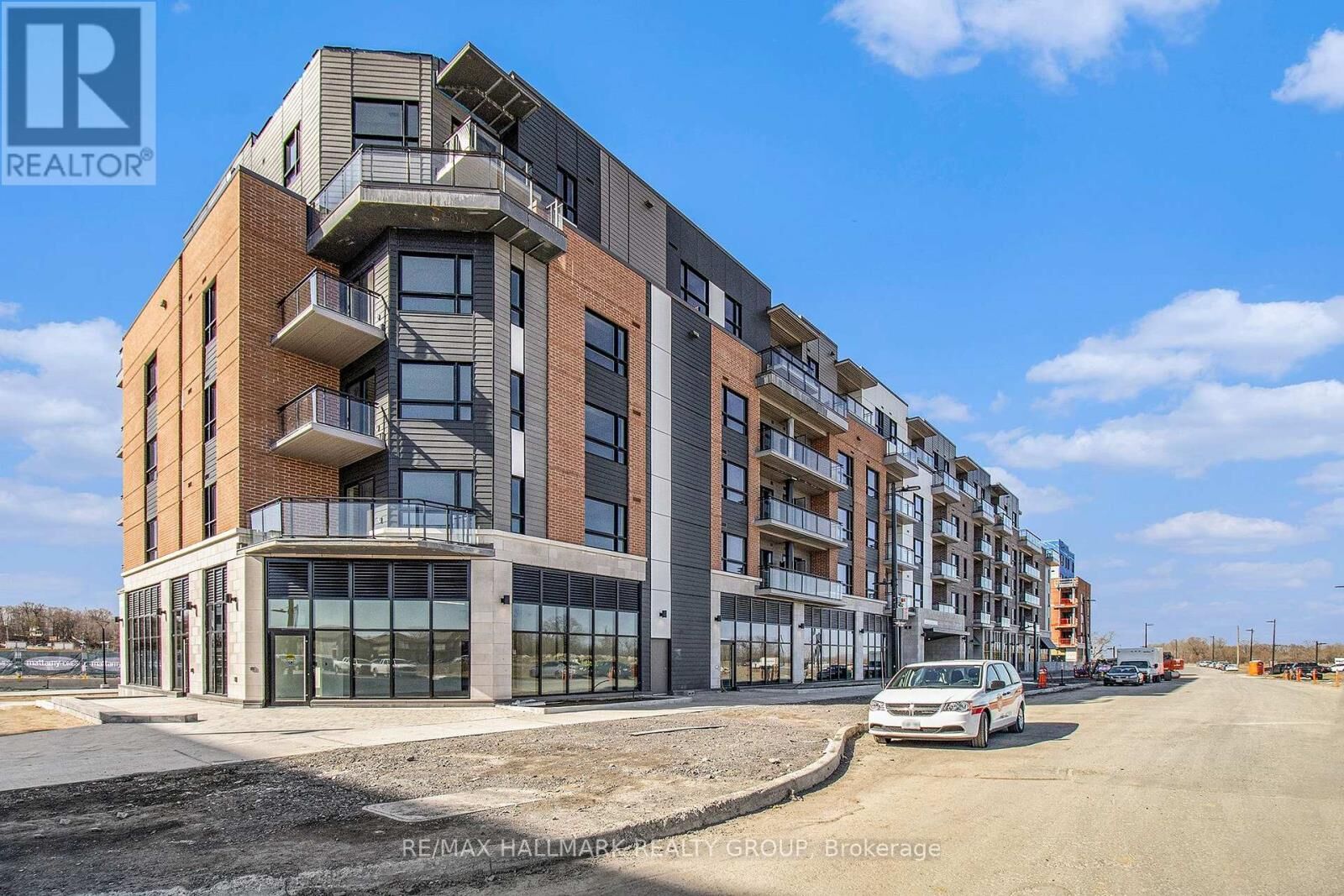 Property Photo:  1350 Hemlock Road 311  ON K1K 5C2 