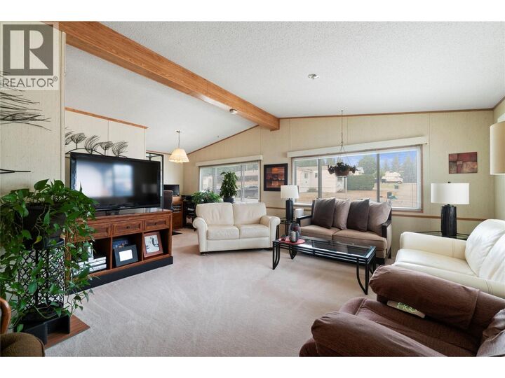Property Photo: 1361 30 Street Southeast 26 BC V1E 2N4