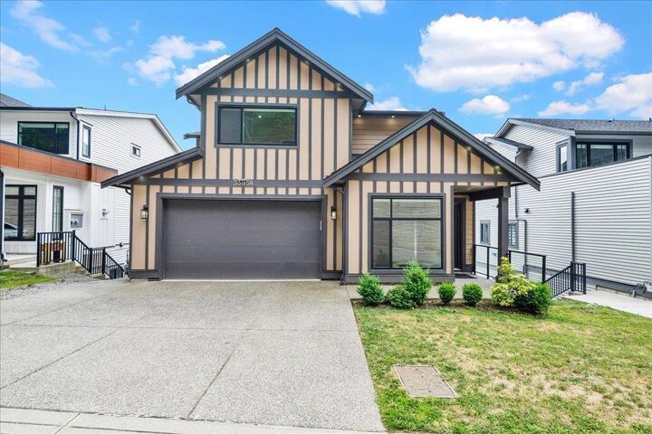 Property Photo:  33958 Parr Avenue  BC V2V 6B2 
