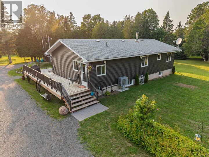 Property Photo: 2032 20th Side Rd ON P0R 1J0