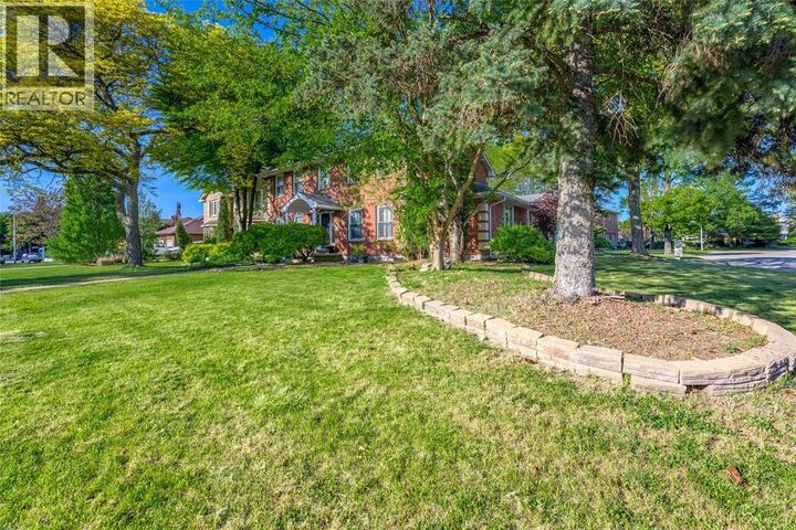 Property Photo: 706 Esser Crescent ON N7S 5W6