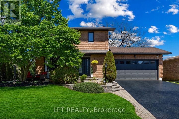 Property Photo: 11 Elderwood Trail ON K2S 1C9