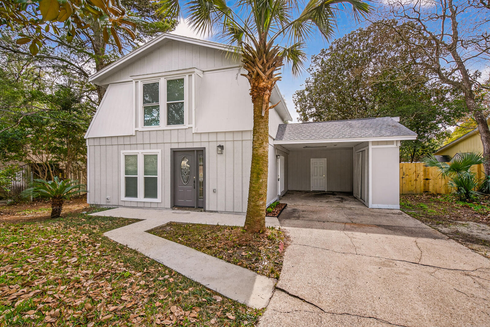 Property Photo: 16 NW Cinderella Lane FL 32547