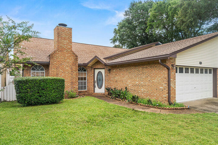 Property Photo:  851 Holbrook Circle  FL 32547 