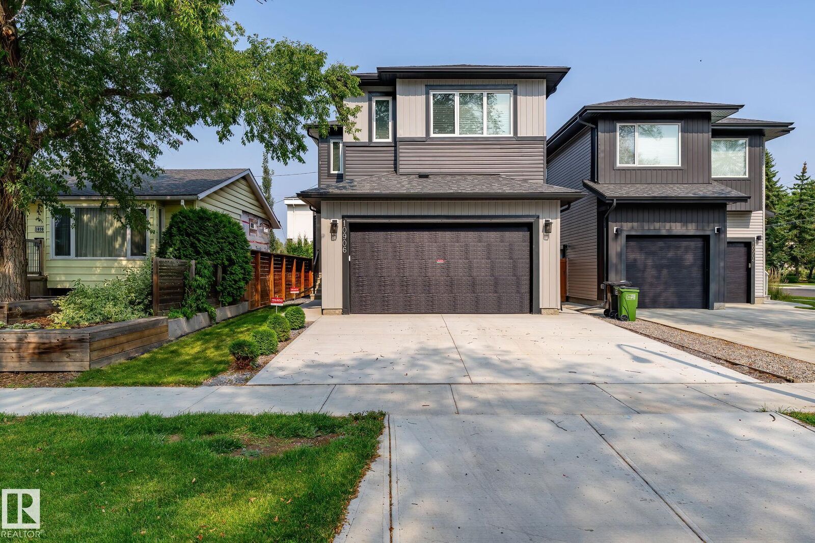 Property Photo: 10906 54 Avenue NW AB T6H 0V1