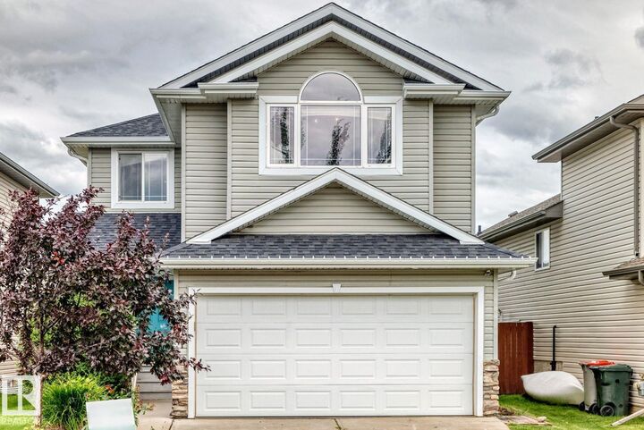 217 Silverstone Crescent — photo 1