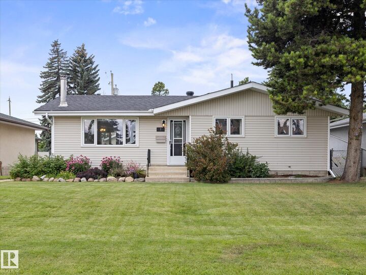Property Photo: 7 Camelot Avenue AB T9E 4M4