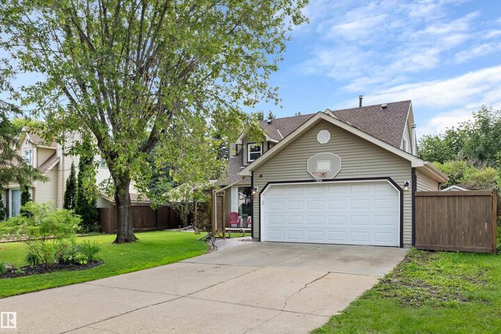 Property Photo: 197 Greenwood Drive AB T7X 1Z1