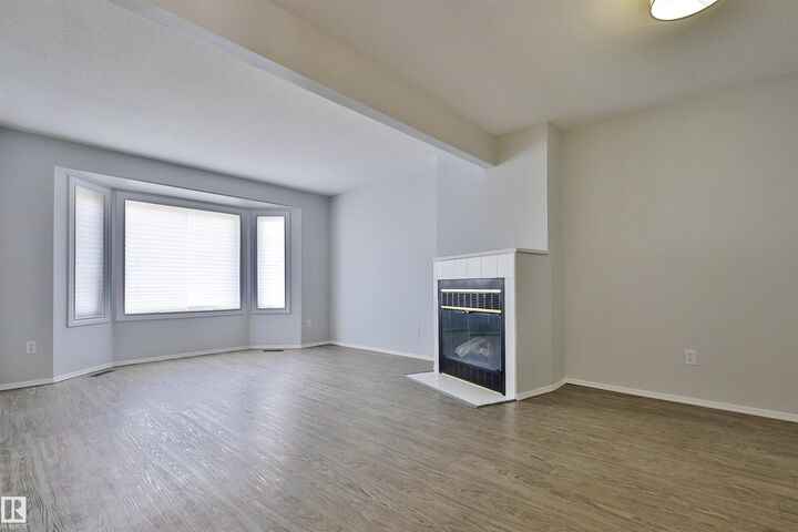 Property Photo:  15529 95 Avenue NW  AB T5P 0A2 