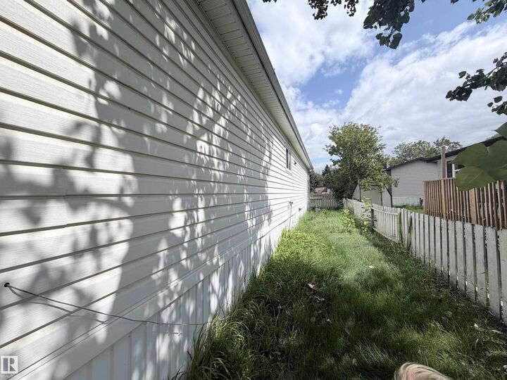 Property Photo: 66 The Parkway NW AB T6P 1G2