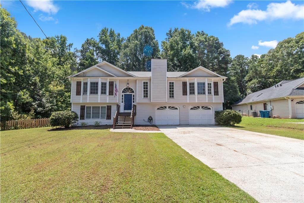 Property Photo:  1476 Chateau Circle  GA 30043 
