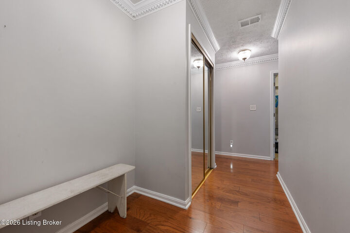 Property Photo: 3030 Breckenridge Ln Apt 112 KY 40220