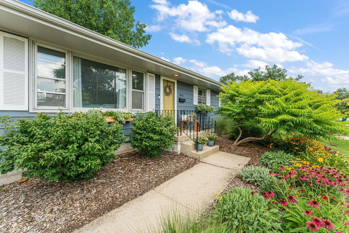 Property Photo:  8711 Manor Avenue  IN 46321 