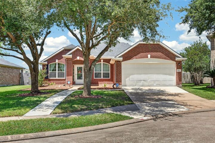 Property Photo:  14810 Stocklin Court  TX 77498 