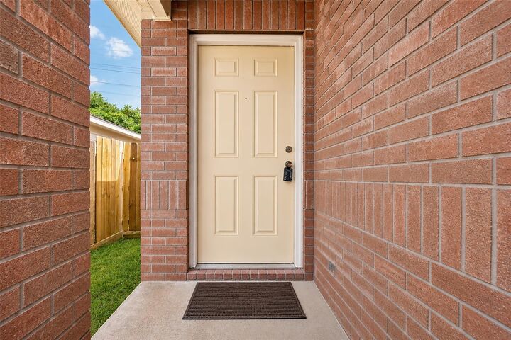 Property Photo: 5239 Roth Forest Lane TX 77389