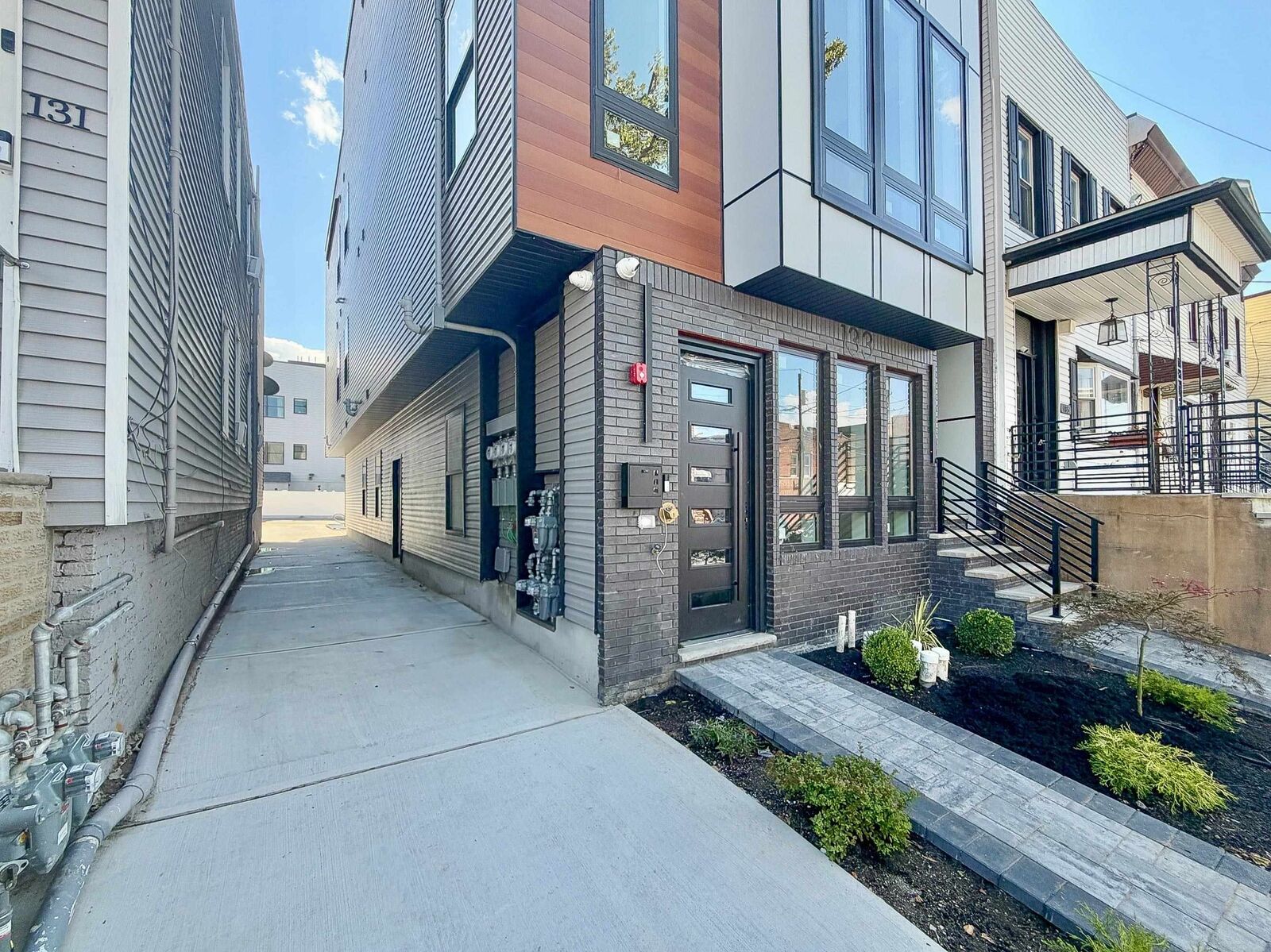 Property Photo:  133 North St 3  NJ 07307 
