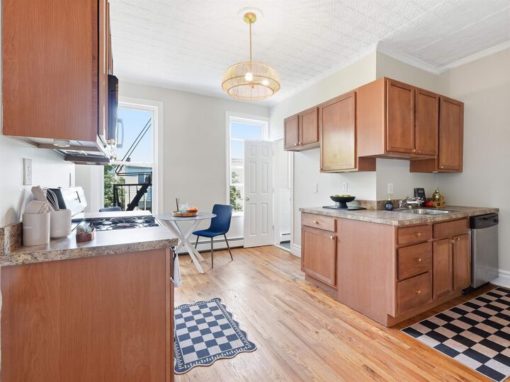 Property Photo:  198 Bowers St 2  NJ 07307 