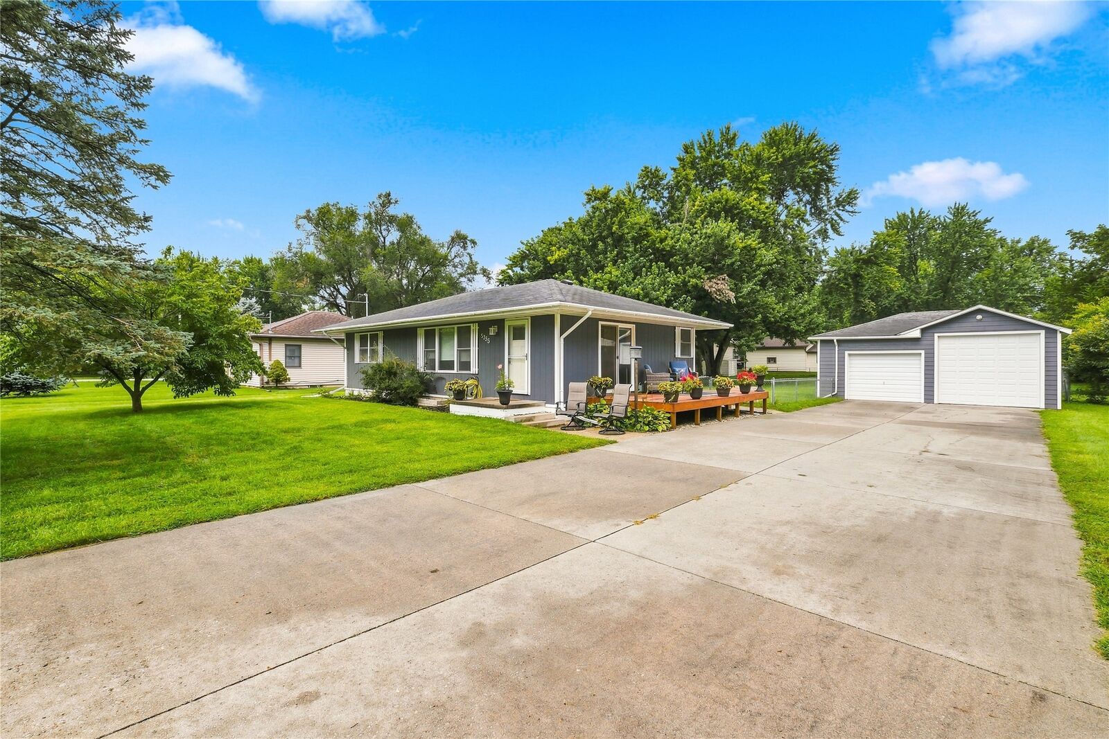 Property Photo: 5355 NW 63rd Place IA 50131