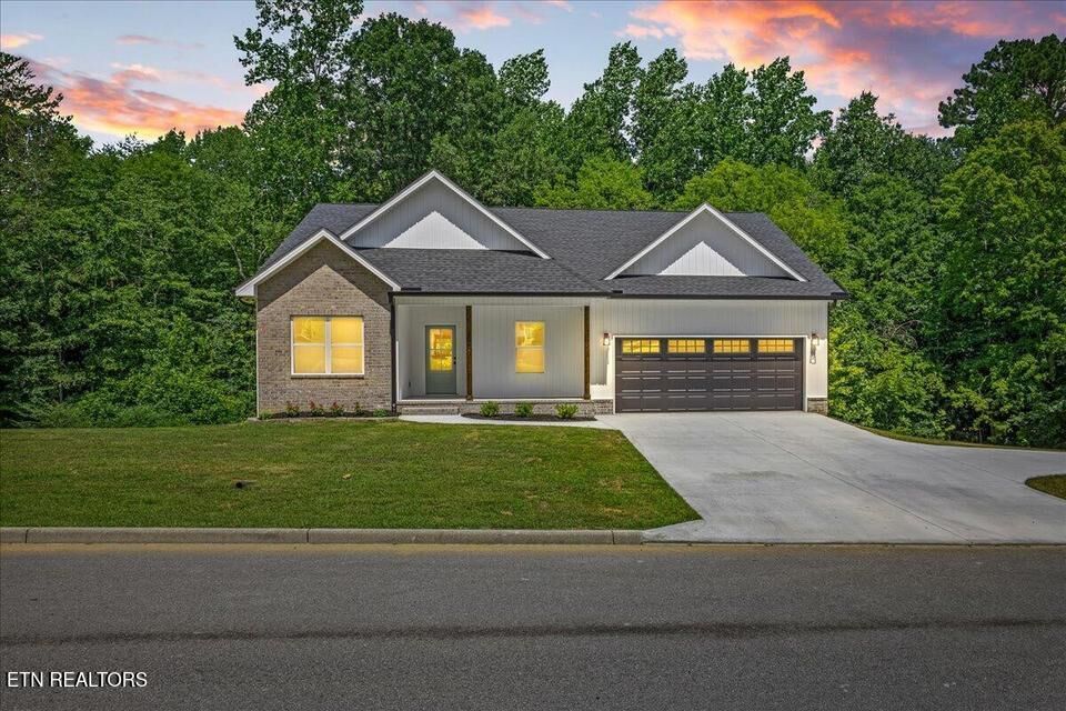 Property Photo: 305 Shadows Lawn Drive TN 37303