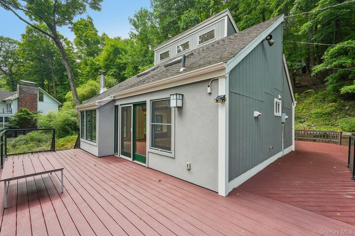 Property Photo:  736 Route 9W S  NY 10960 