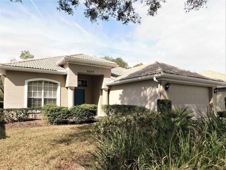 Property Photo:  5107 Pinnacle Drive  FL 34677 