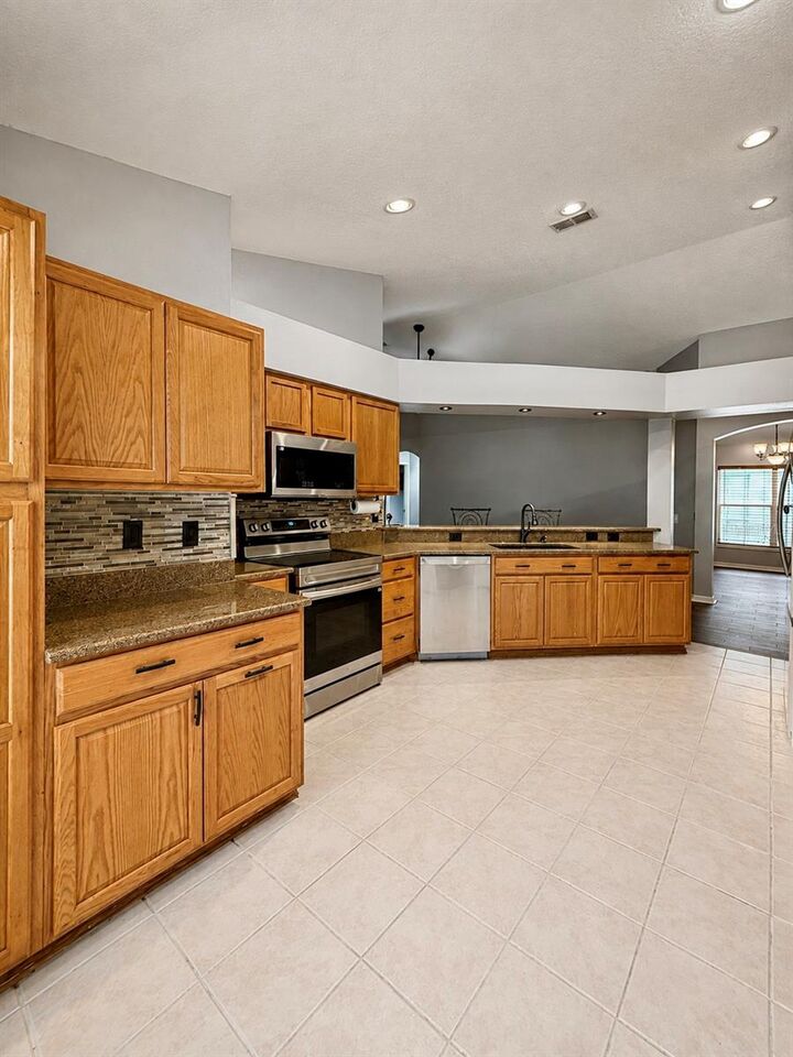 Property Photo:  4828 Wessex Way  FL 34639 