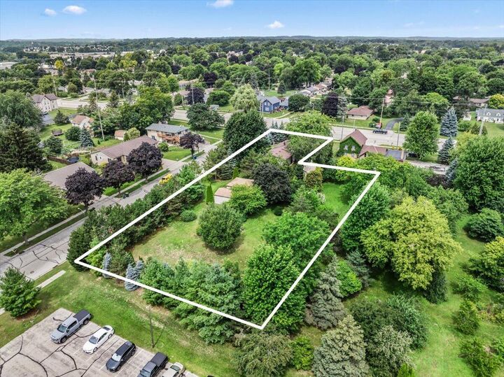 Property Photo:  6492 Municipal Dr  WI 53095 