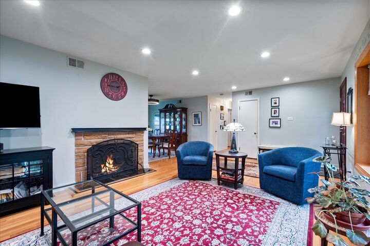 Property Photo: 3805 W Jarlath Street IL 60712