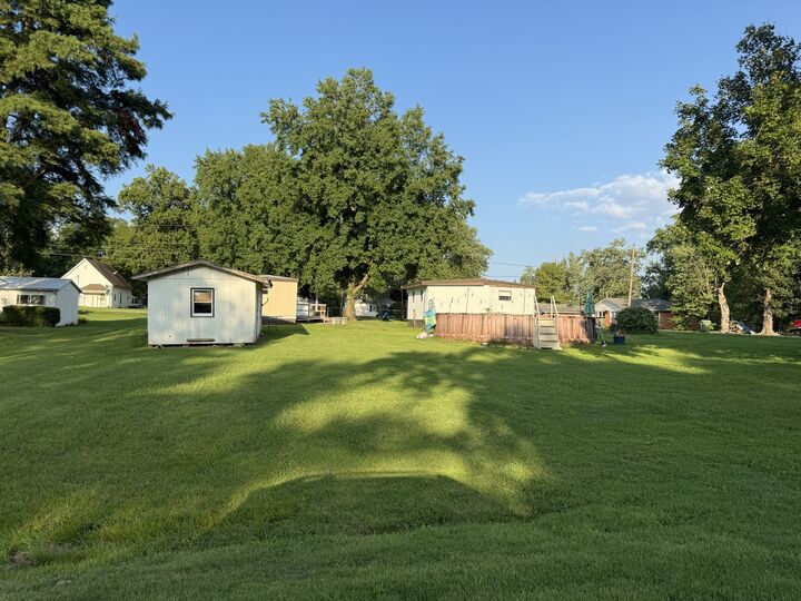 Property Photo:  214 &Amp 212 S Hickory Street  IL 62924 
