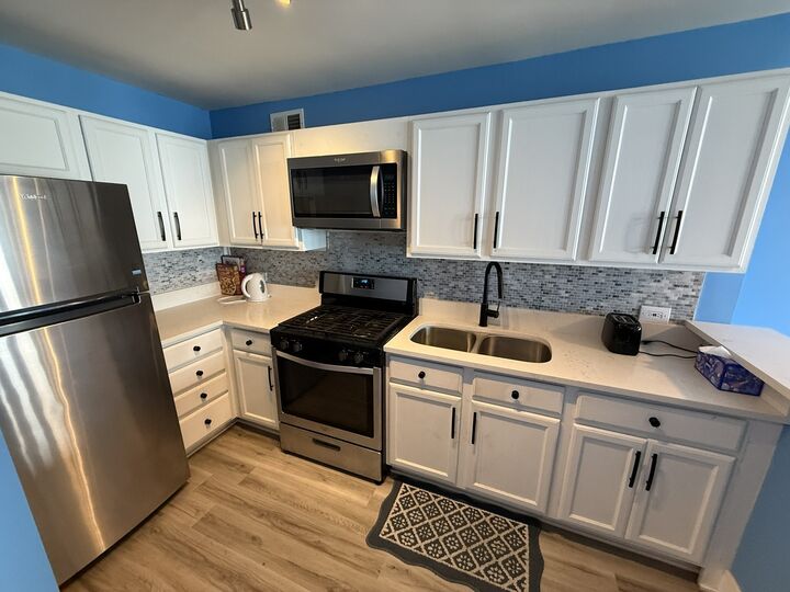 Property Photo:  6700 S South Shore Drive 18K  IL 60649 