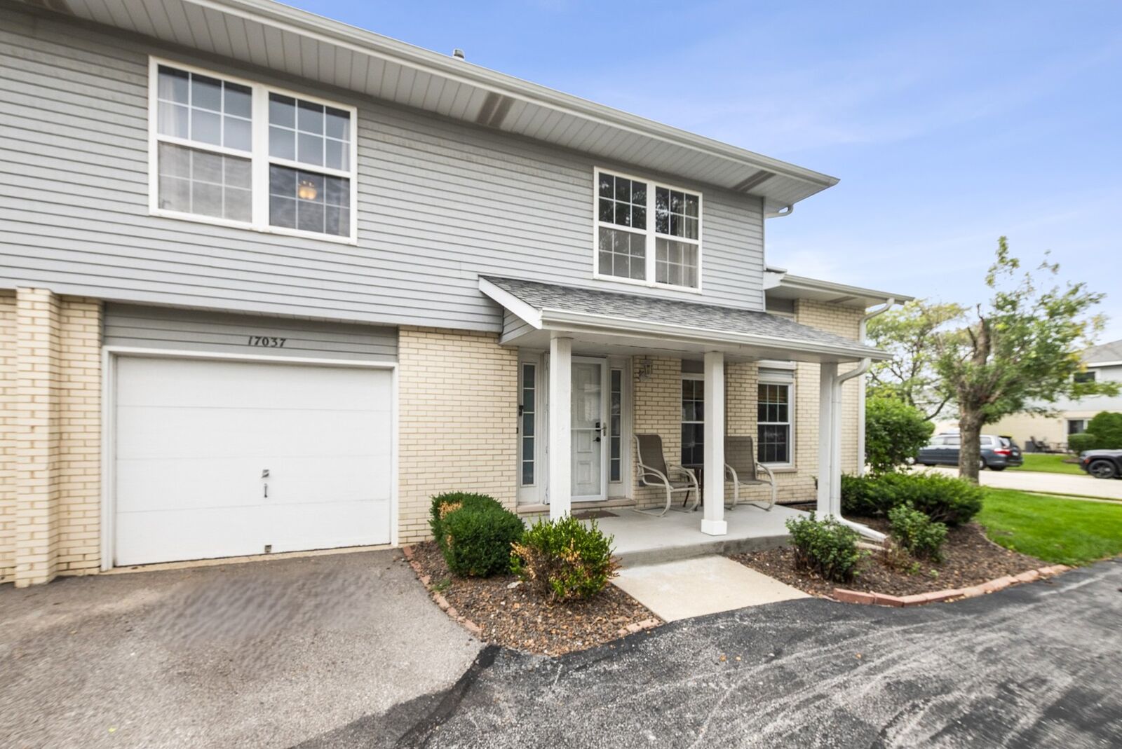 Property Photo:  17037 East Circle Drive 17037  IL 60477 