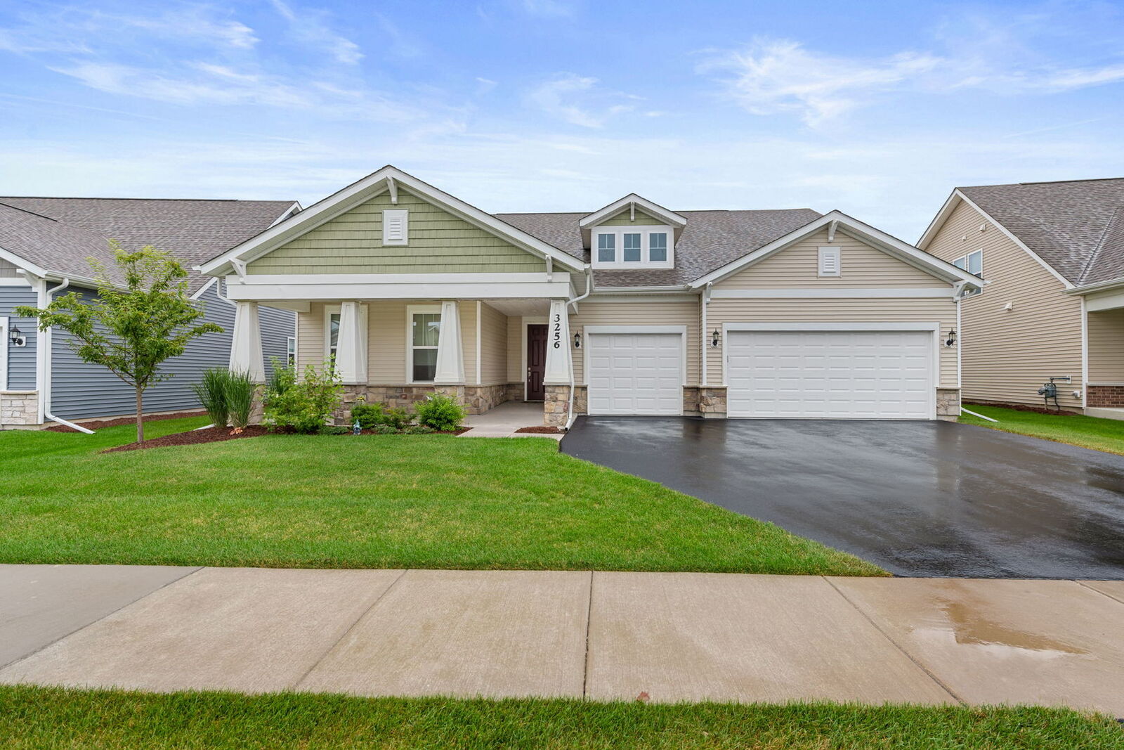 Property Photo: 3256 Lincoln Prairie Boulevard IL 60503
