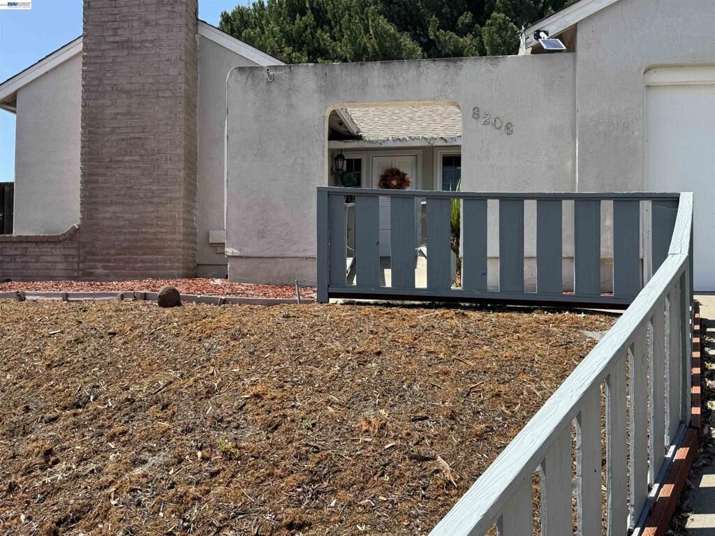 Property Photo: 8206 Rhoda Ave CA 94568