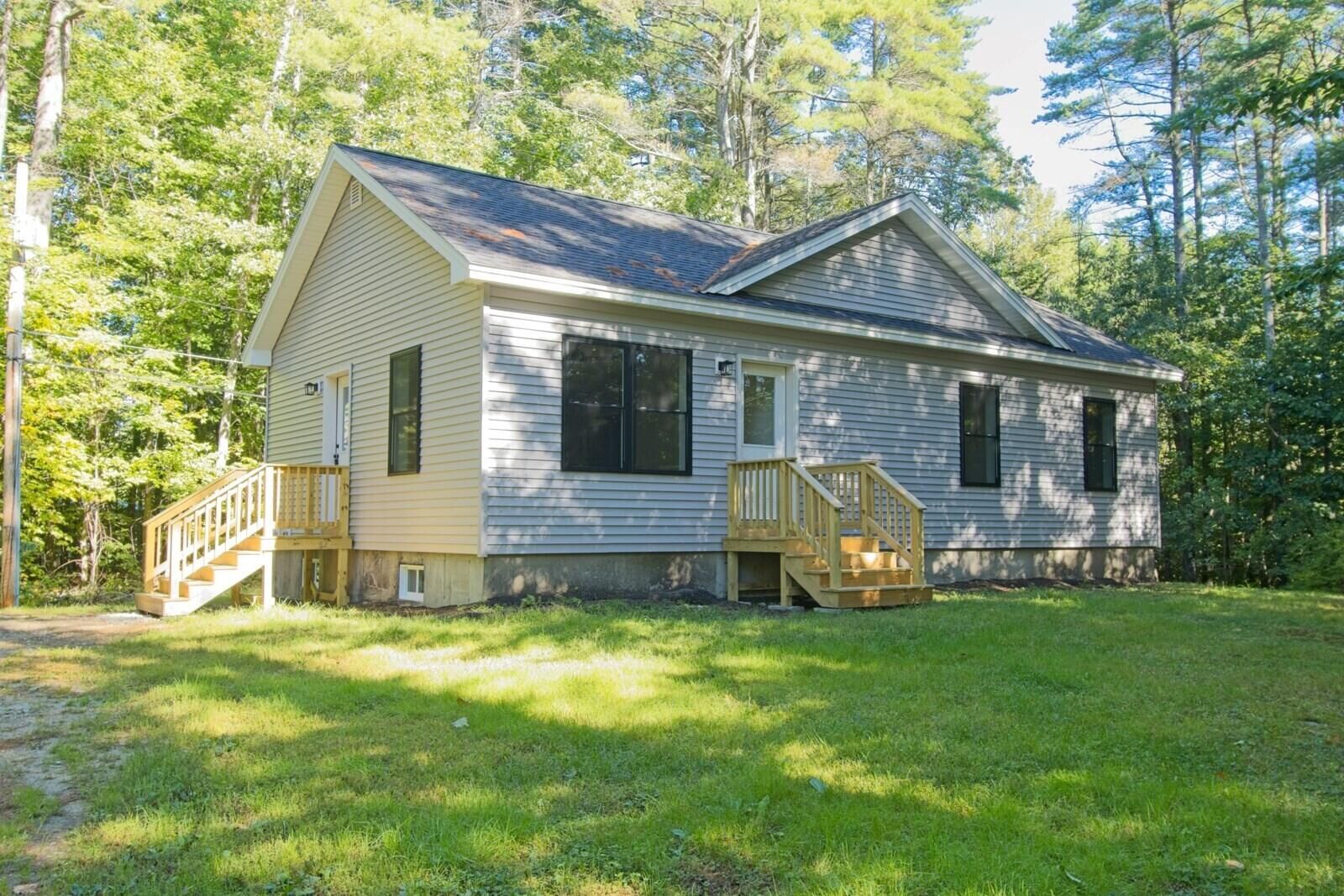 Property Photo:  11 Cooper Lane  ME 04270 