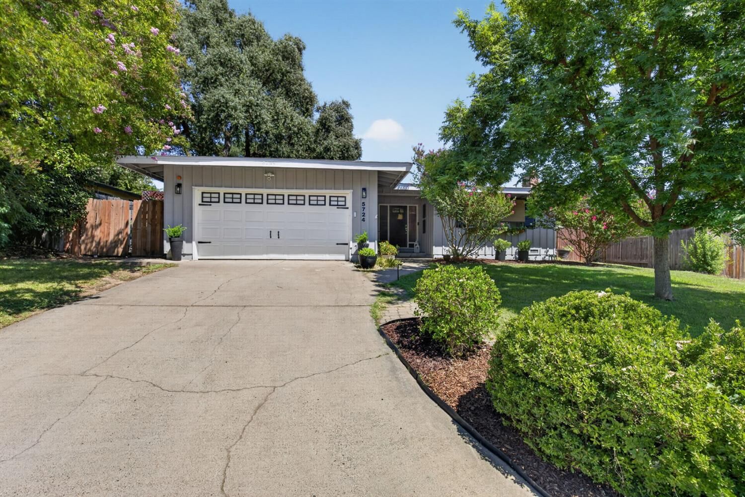 Property Photo: 5724 Southgrove Drive CA 95610