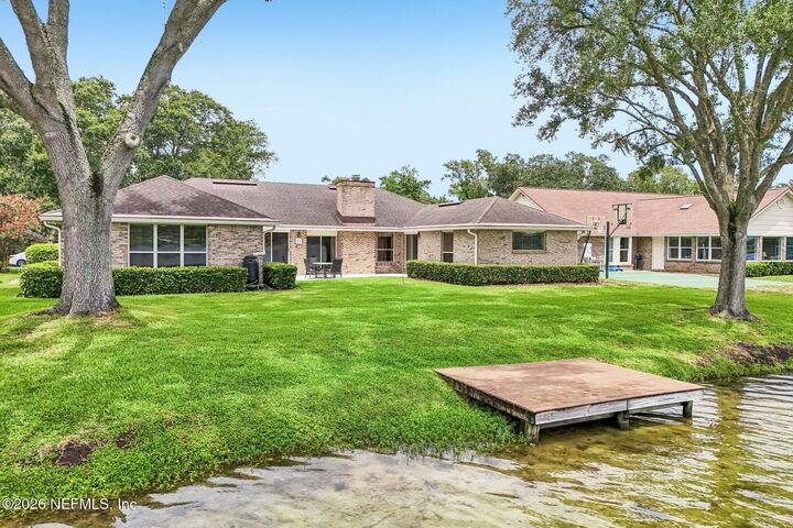 Property Photo: 3331 Hidden Lake Drive W FL 32216