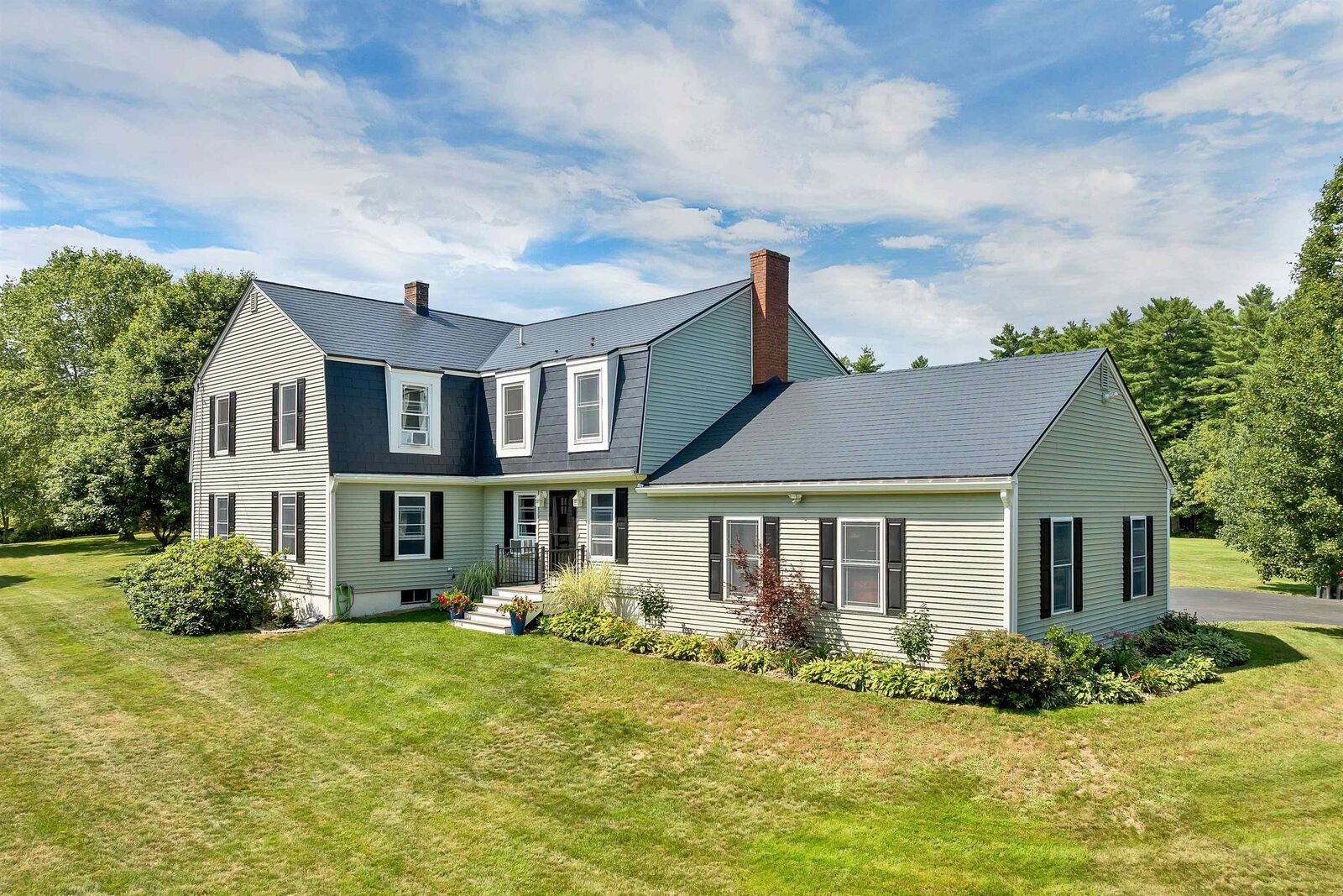Property Photo:  15 Vici Drive  NH 03032 