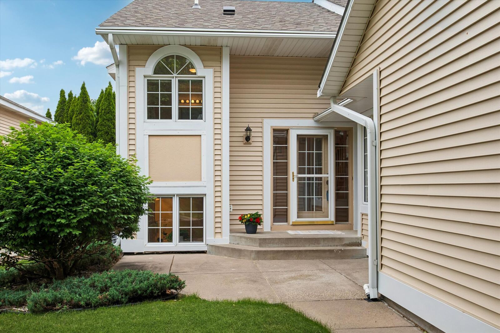 Property Photo: 808 Winterberry Drive MN 55125