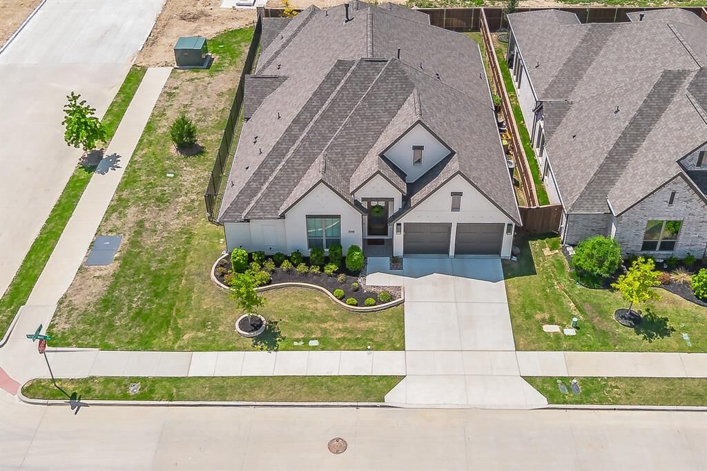 Property Photo:  5744 Turner May Drive  TX 76126 