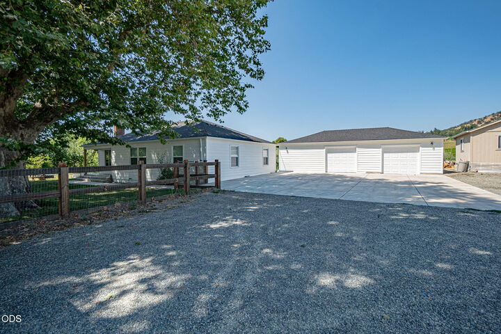 Property Photo:  4785 Fern Valley Road  OR 97504 