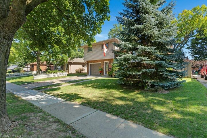 Property Photo:  236 Winston Boulevard  ON N3C 1M5 