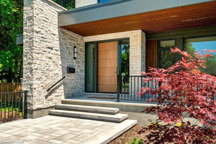 Property Photo: 26 Golfview Place ON N2M 2Y2