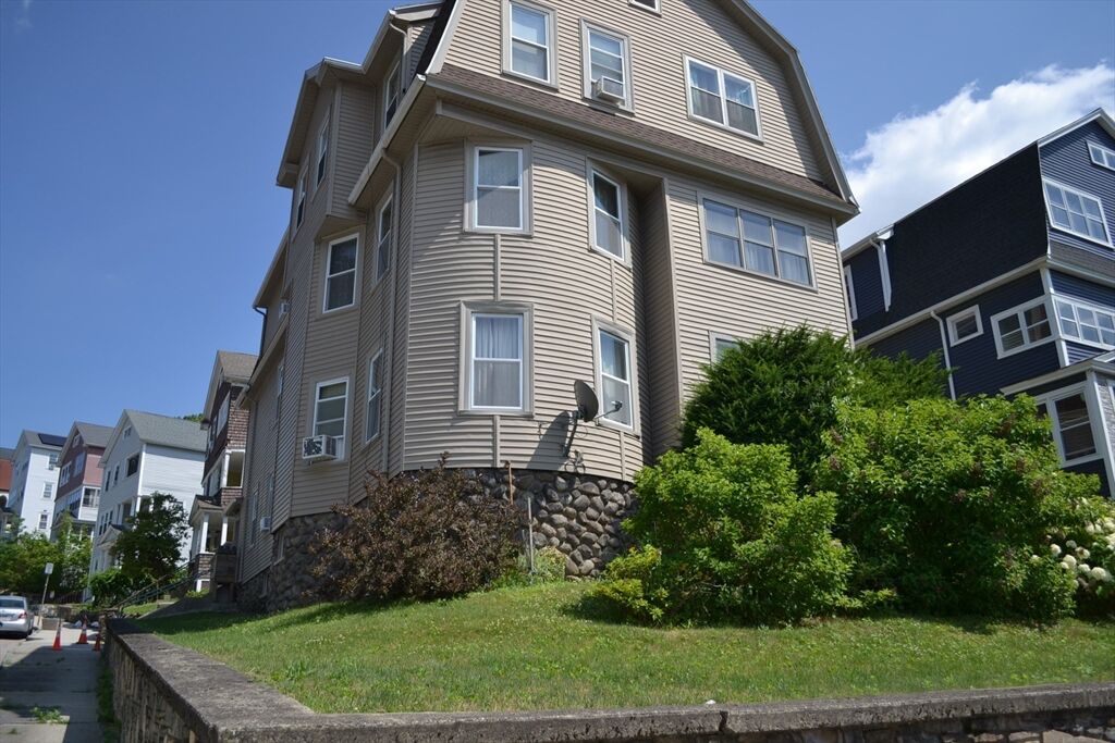 Property Photo: 43 Sterling St 2 MA 01607
