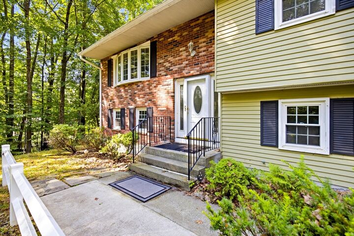 Property Photo:  198 Hollis Rd  MA 01462 
