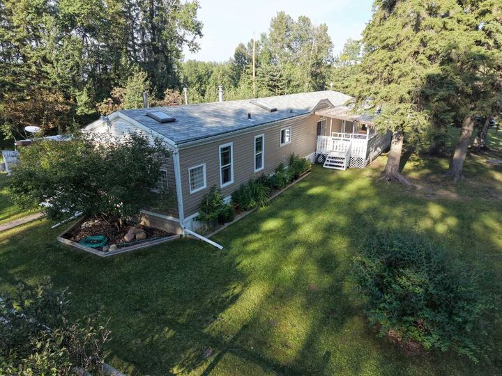 Property Photo: Spruce Park 2 AB T0M 0M0