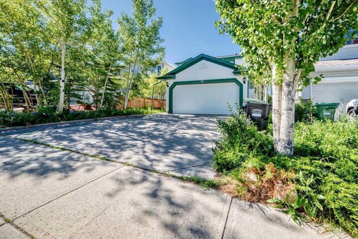 Property Photo: 65 Tuscarora Place NW AB T3L 2G1