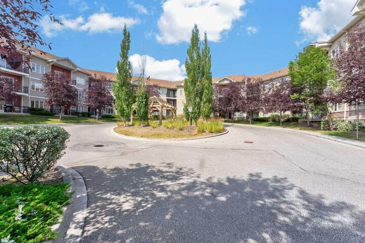 Property Photo: 1540 Sherwood Boulevard NW 1226 AB T3R 0K5