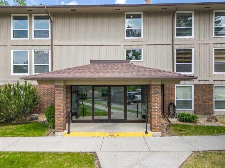 860 Midridge Drive SE 631 — photo 1